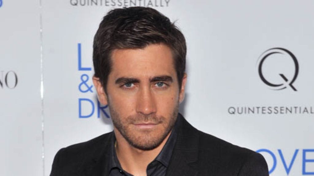 Jake ei kaivannut suhteen tuomaa julkisuutta.