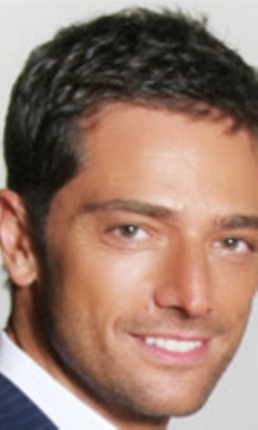 Adriano Riva (Luca Capuano)