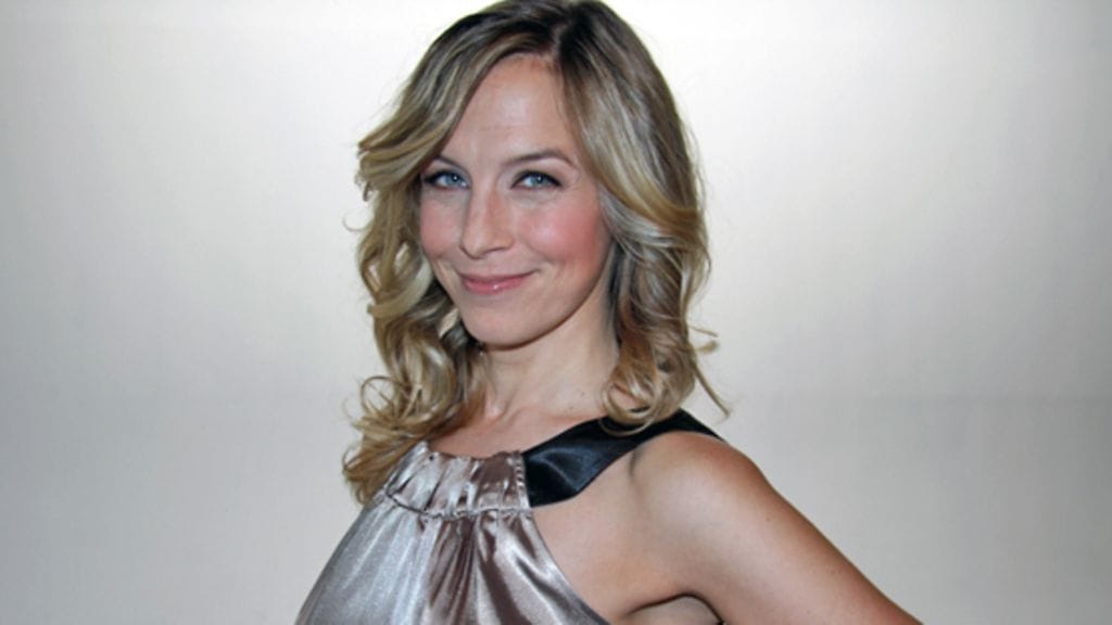 Muodin huipulle -juontaja Nora Vilva.