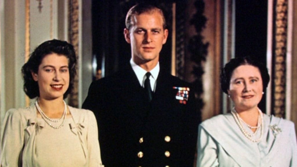 Elisabet II, prinssi Philip ja kuningataräiti Elisabet.