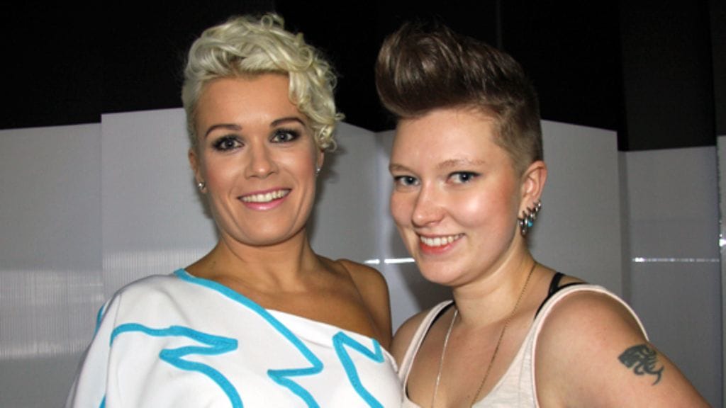 Muodin huipulle -malli Laura ja suunnittelija Reta.