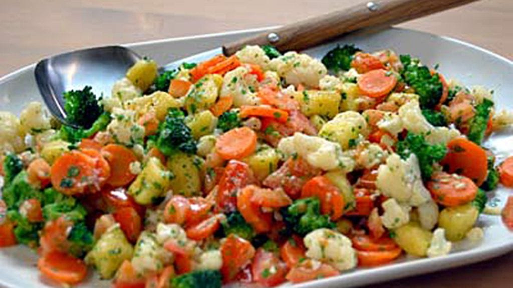 Perunagnoccheja ja kasviksia.