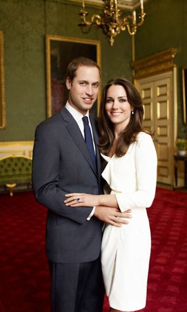 Prinssi William ja Kate Middleton kihlajaiskuvassaan.