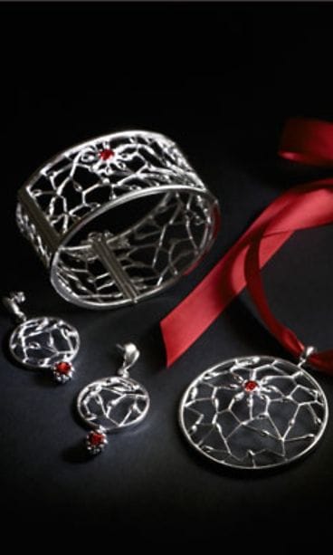 oopperakoru, kuva: Kalevala Koru