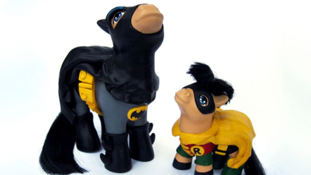 Mari Kasurinen ja Pieni Saksikäsi Edward vuonna 2009.