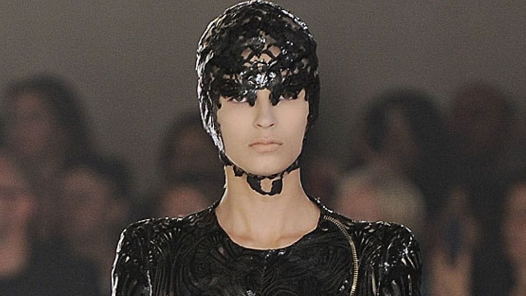 Koppalakkeja ja stay up -sukkia. Louis Vuitton.