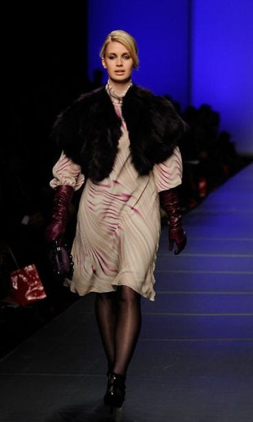 Elena Miron muotinäytös Milanon muotiviikoilla. Kuva: Wireimages/All Over Press