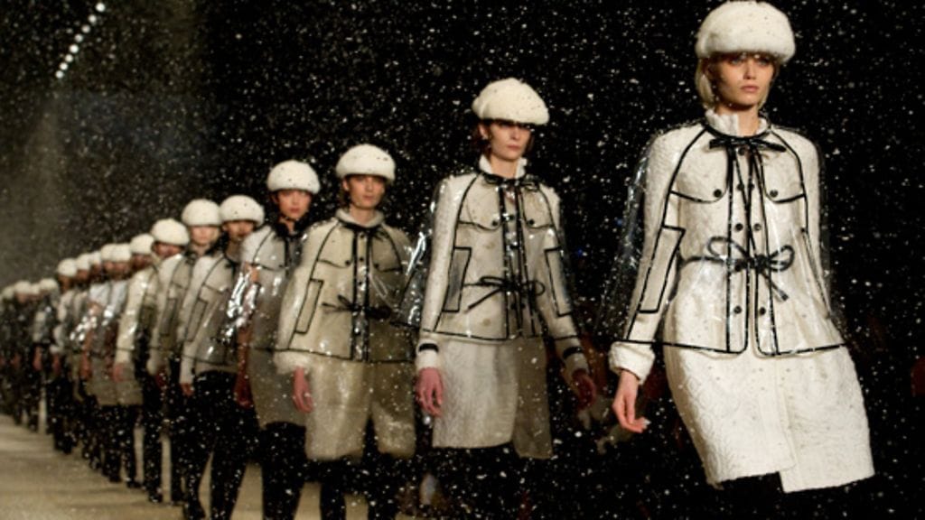 Burberry Prorsumin muotinäytös Lontoossa helmikuussa 2011.