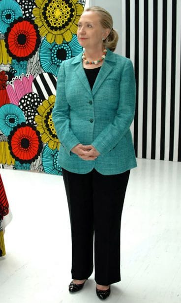 Marimekko-fani Hilary Clinton Suomen vierailullaan kesällä 2012.