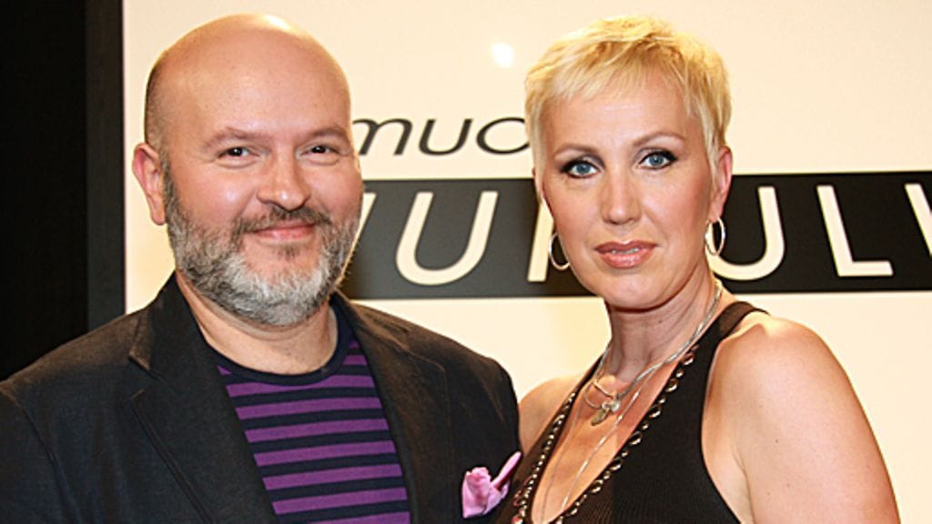 Vierailevat tuomarit Aki Choklat ja Merja Larivaara. Kuva: MTV3.