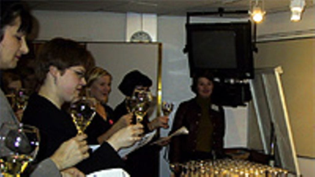 Näin tutkitaan viinin väriä