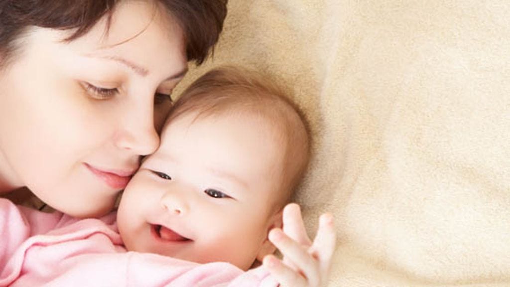 Vauvan voitonmerkki lohdutti äitiä.