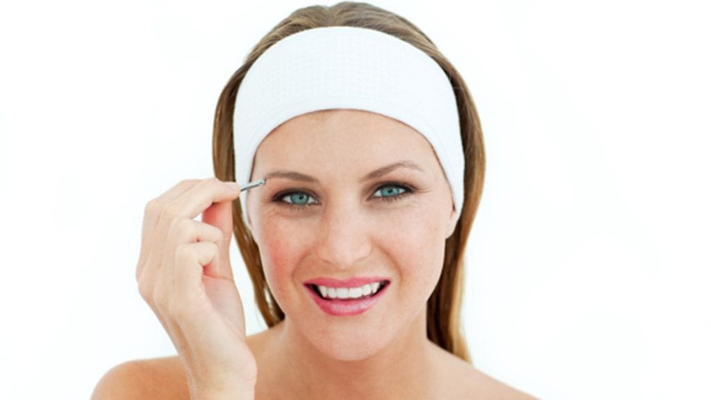 Itselle sopiva kulmien muoto kannattaa tarkistuttaa kosmetologilla.