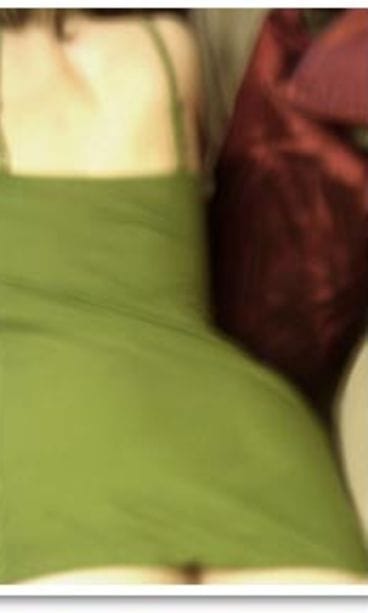 Yllättävä kosketus jää mieleen.