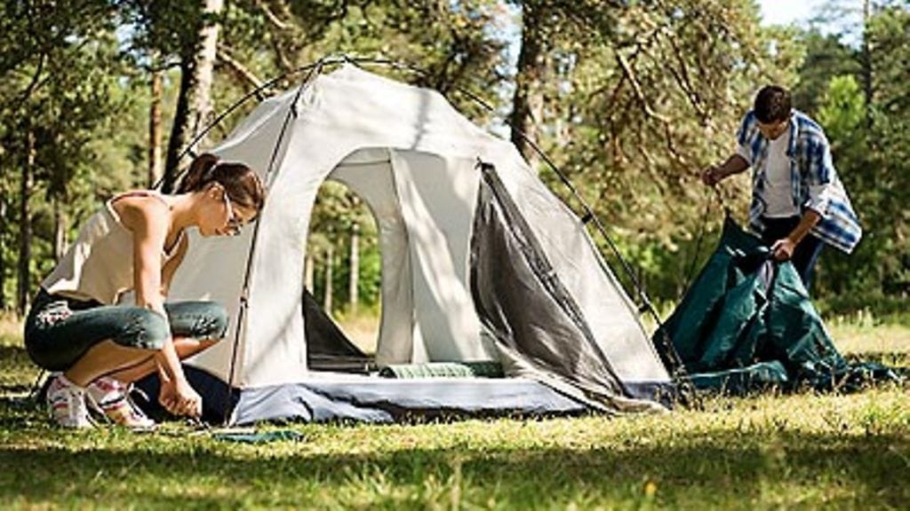 Hanko kieltää telltailun keskustassa Regatan ajaksi. Kuva: futureimagebank.com