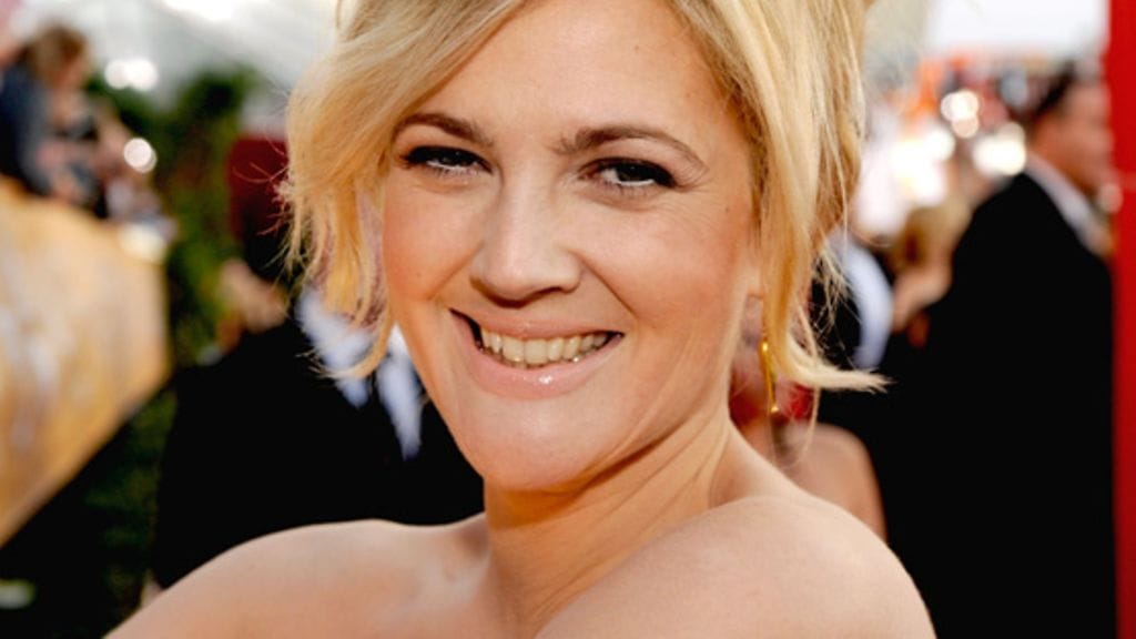 Drew Barrymore säteilee tuoreen Good Housekeeping -lehden kansikuvassa.