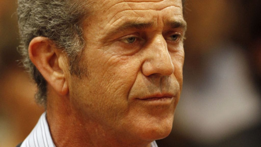 Jodie Foster nähtiin yksin elokuvan pressitilaisuudessa.