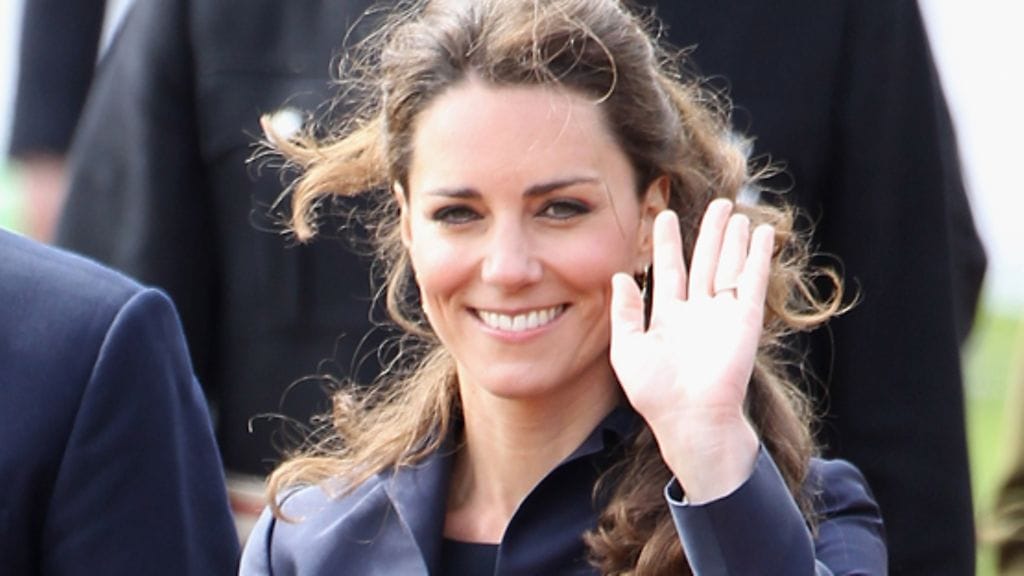 Prinssi William ja Kate Middleton 11. huhtikuuta Blackburnissa, Englannissa.