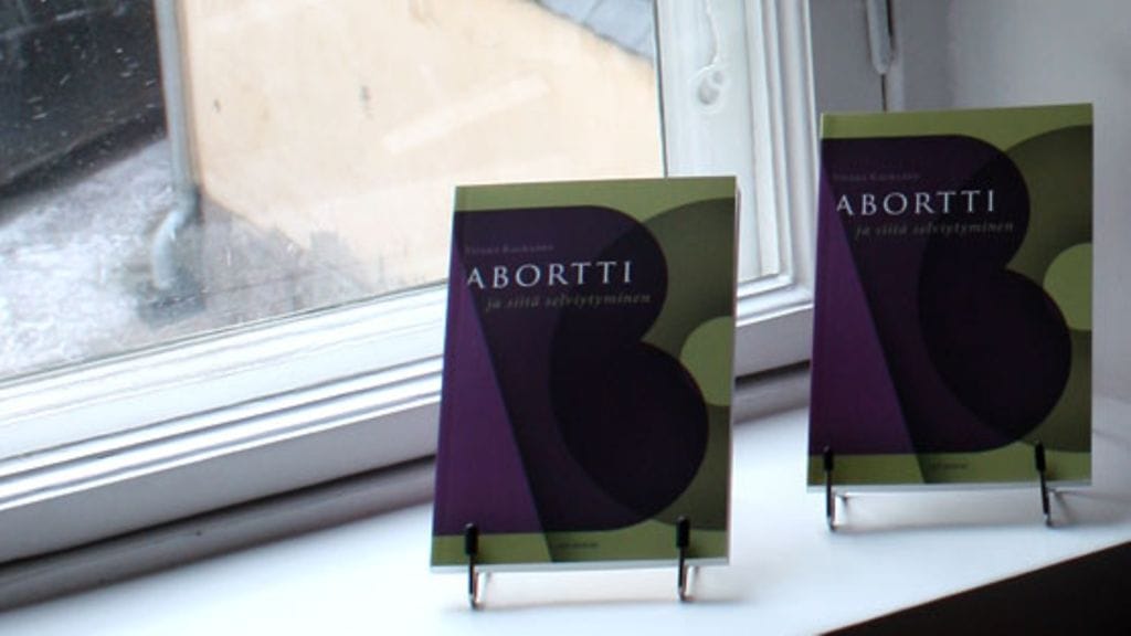 Viveka Kaurasen teos Abortti ja siitä selviytyminen