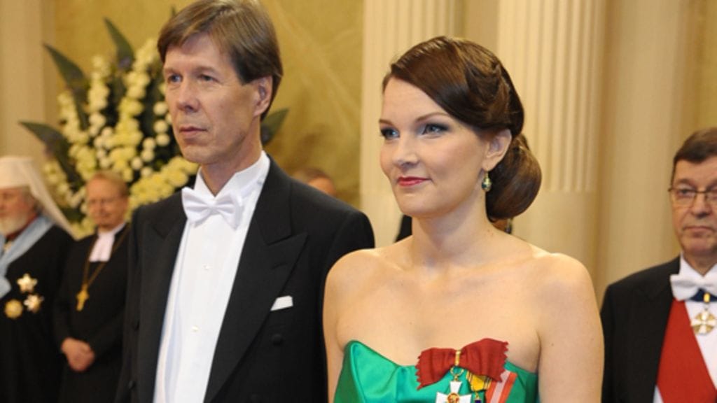 Mari Kiviniemi puolisoineen.