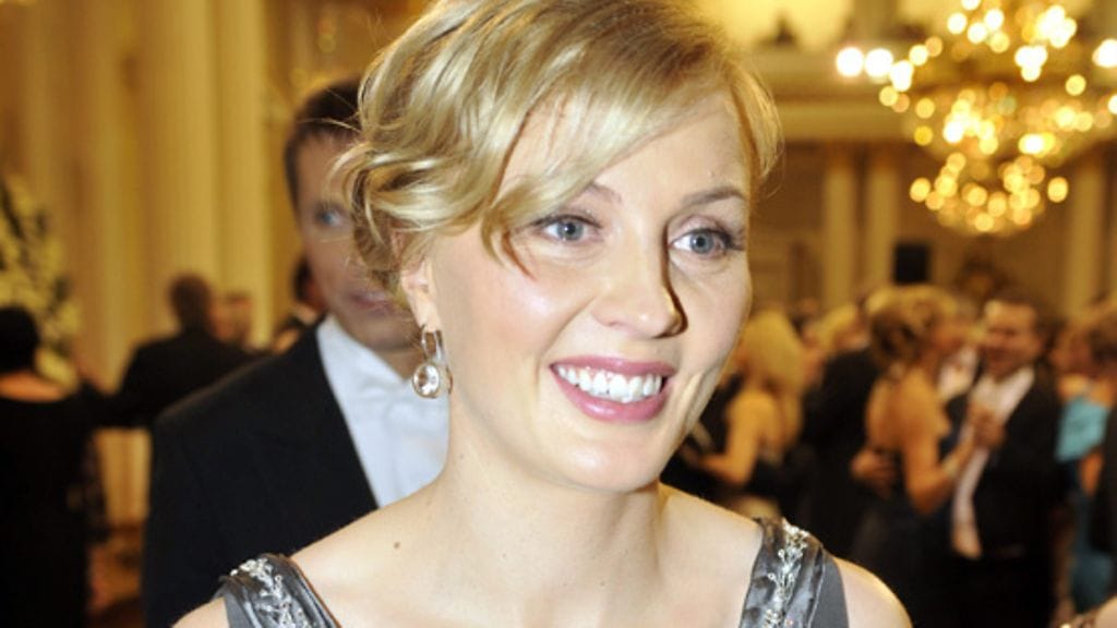 Virpi Sarasvuo kaupittelee entistä kotiaan hieman alle 600 000 euron hintaan.