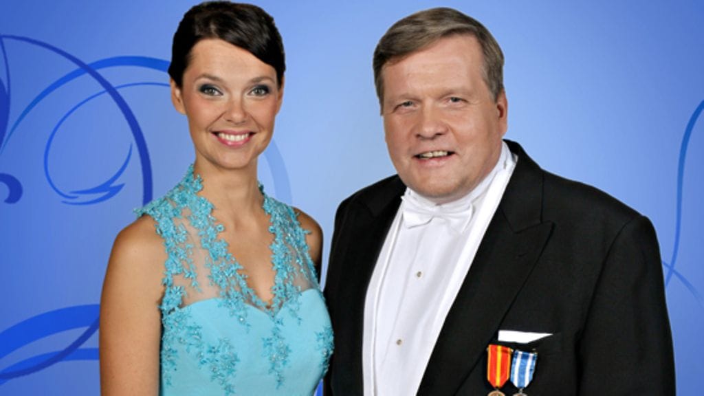 Kannonlahti aikoo itse kunnioittaa tilaisuutta pukeutumalla klassiseen, Johanna Lätin suunnittelemaan iltapukuun (Ei kuvassa).