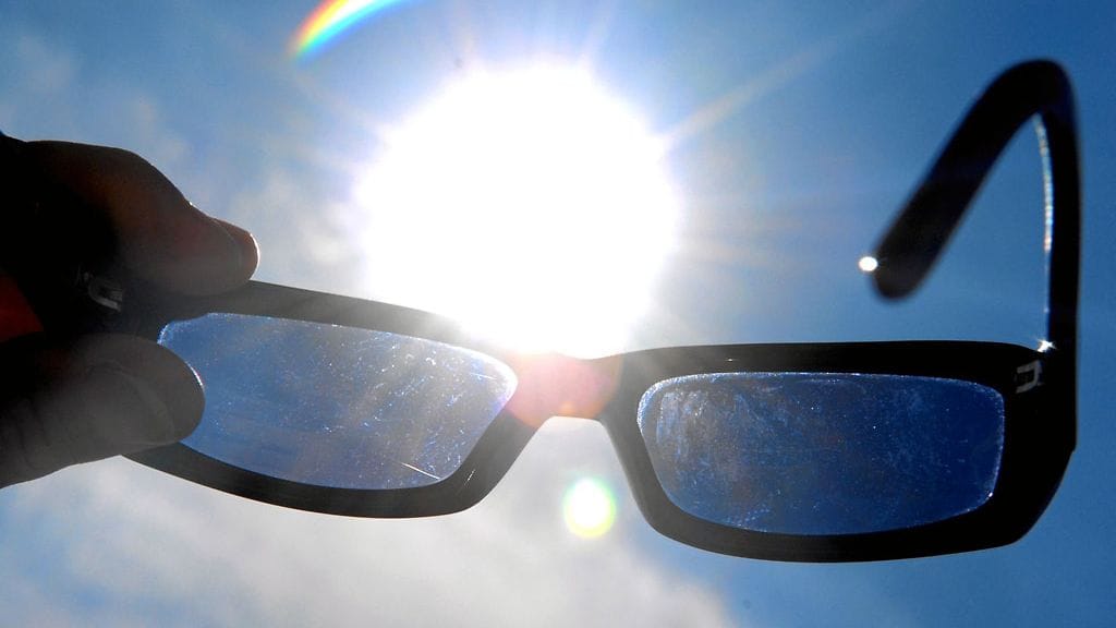 Voimakas UV-säteily voi aiheuttaa harmia silmille. Kuvituskuva.