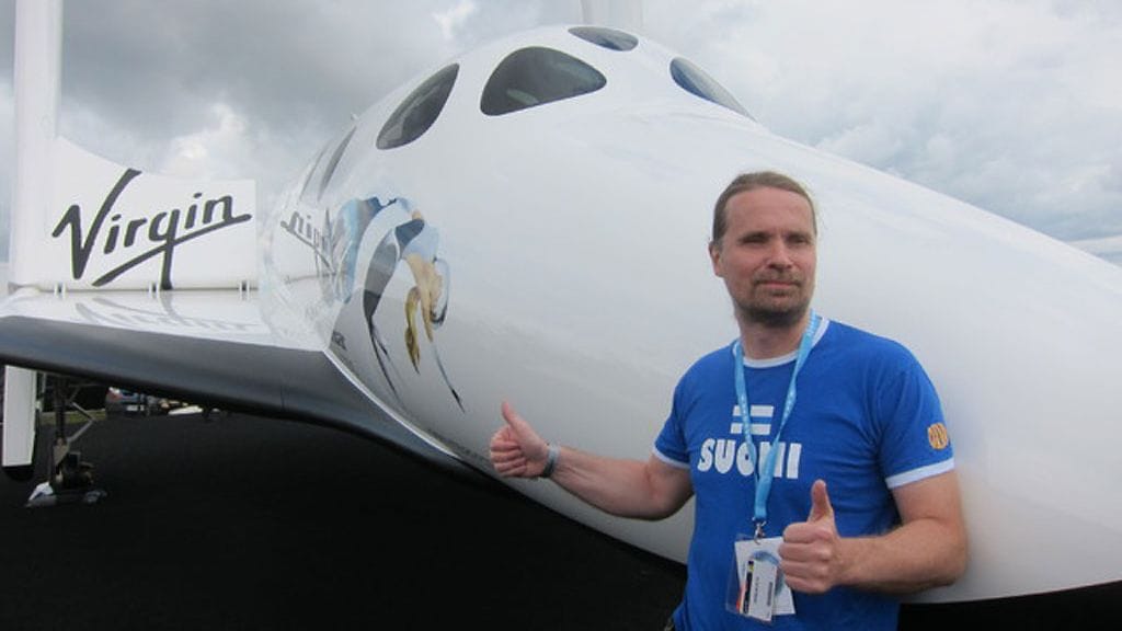 Vesa Heilala Farnboroughin lentomessuilla vuonna 2012.