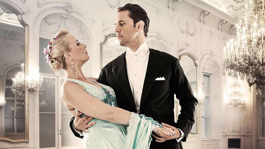 Noora Karma ja Janne Talasma.