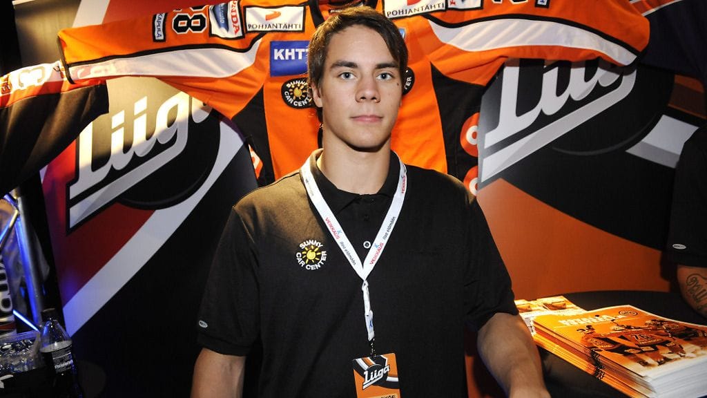 HPK:n Juuse Saros jääkiekon SM-liigakauden avaustilaisuudessa 9. syyskuuta 2013.