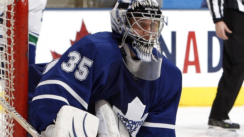 Vesa Toskala torjui urallaan muun muassa NHL:n Toronto Maple Leafsissa.