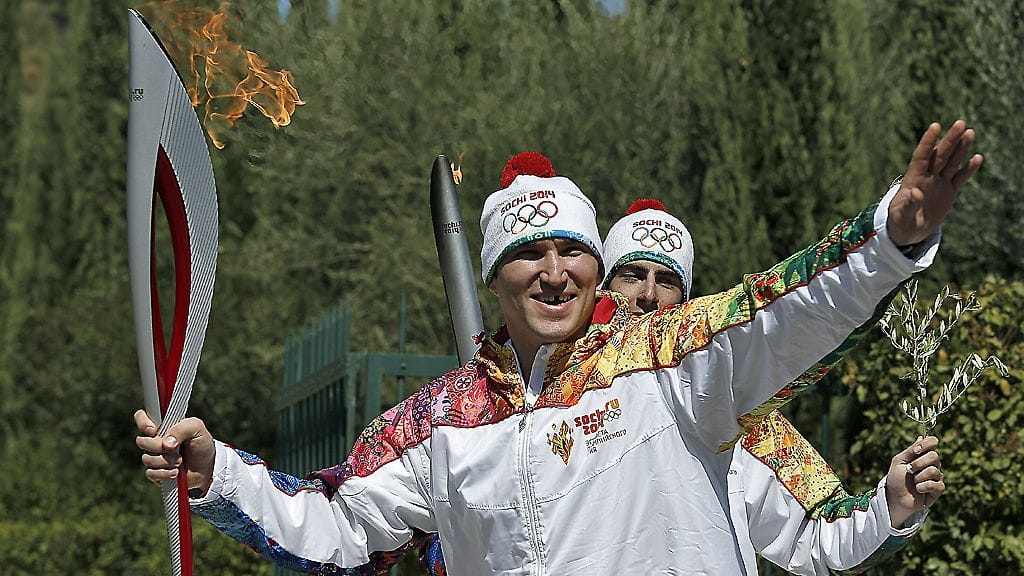 Aleksandr Ovetshkin kantoi olympiasoihtua