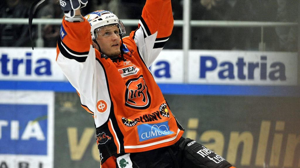 Joonas Vihko pelasi kolme viime kautta Ruotsin liigan Luulajassa. Nyt mies on palannut tuttuun seuraan.