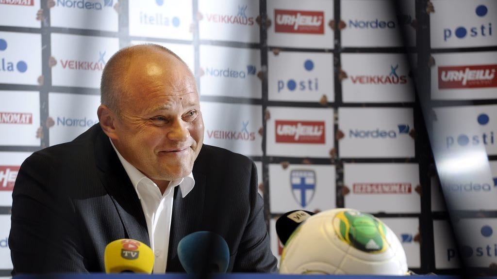 Suoman jalkapallomaajoukkueen päävalmentaja Mixu Paatelainen.