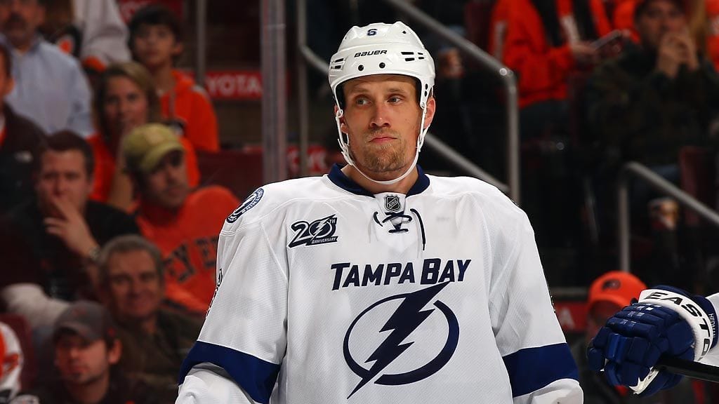 Sami Salo pelasi urallaan lähes 900 NHL:n runkosarjan ottelua. Ensi kaudella mies liittynee TPS:n valmennustiimiin.