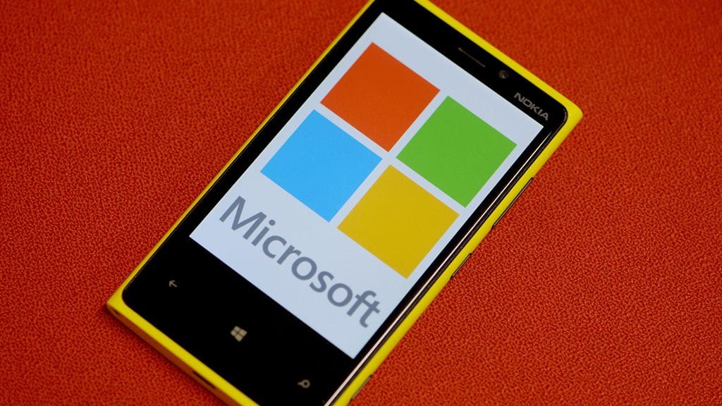 Nokian markkinaosuus älypuhelimissa romahti murto-osaan Windows-käyttöjärjestelmään siirtymisen jälkeen.