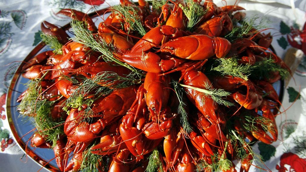 Arvokkaista rapuja kannattaa varata vain tarvittava määrä, yleensä niitä on vähintään viisi ruokailijaa kohden.