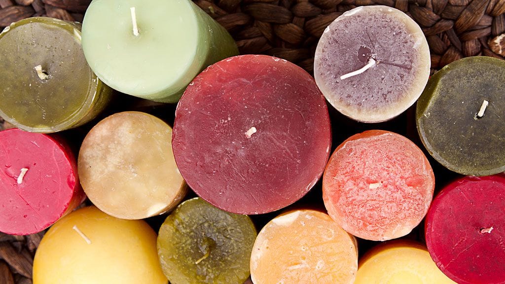 Kynttilät kuuluvat syksyyn siinä missä tyynyt ja torkkupeitotkin.