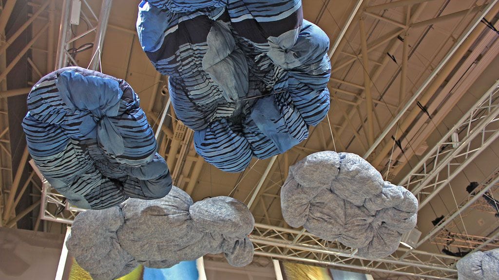 Taustalla näkyvä Kuuskajaskari-kangas kuuluu Sääpäiväkirja-kokonaisuuteen. Kokonaisuus oli näkyvästi esillä Habitare-messuilla syyskuussa.