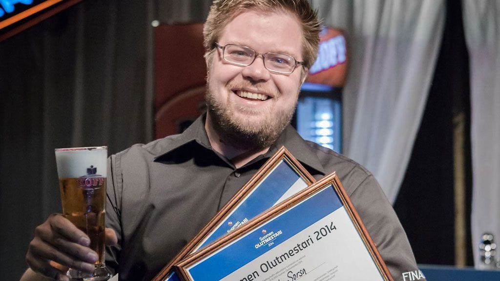 . Baarimestari Juha Sorsa Tampereen Gastropub Tuulensuusta valittiin Suomen olutmestariksi 2014.