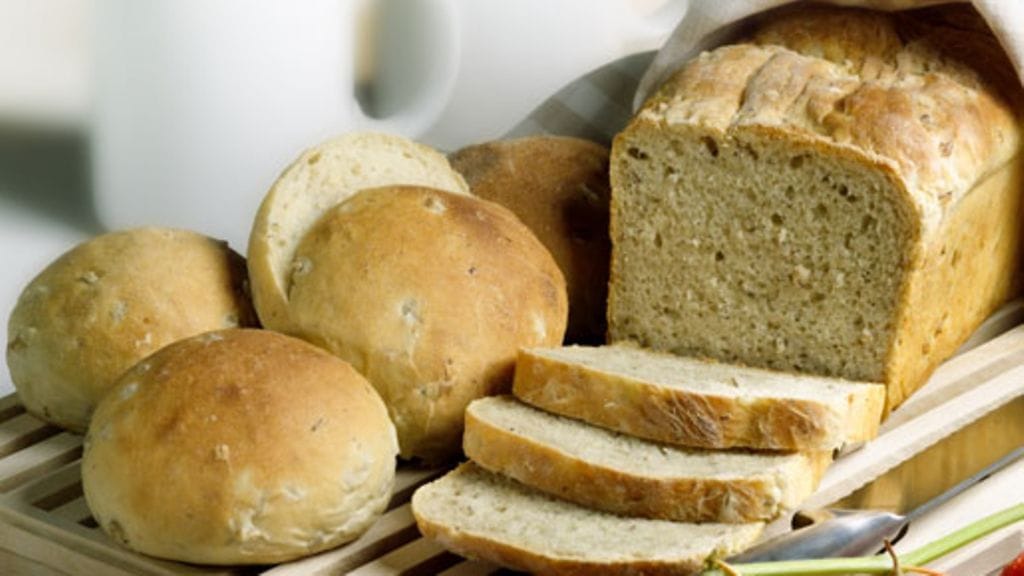 Jyväleipä leipäkoneella