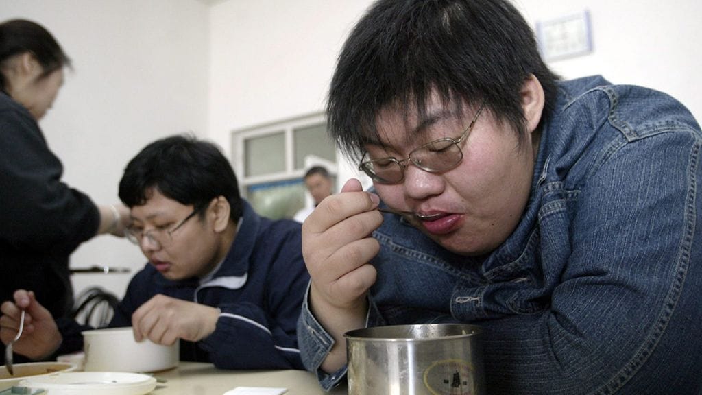 Potilaat ruokailevat Tianjinin kaupungin sairaalassa. Sairaala on erikoistunut vaikeasti ylipainoisten potilaiden hoitoon.