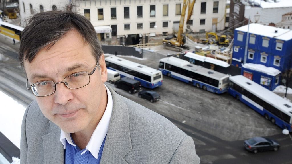 Tietokoneyrittäjä, journalisti ja kansalaisjärjestöaktiivi Mikael Storsjö kuvattuna Helsingissä 22. helmikuuta 2011.