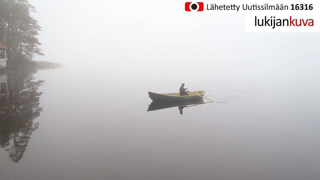 Aamuverkoilta palaamassa Lammin Kuohijärvellä 12.9.2013.