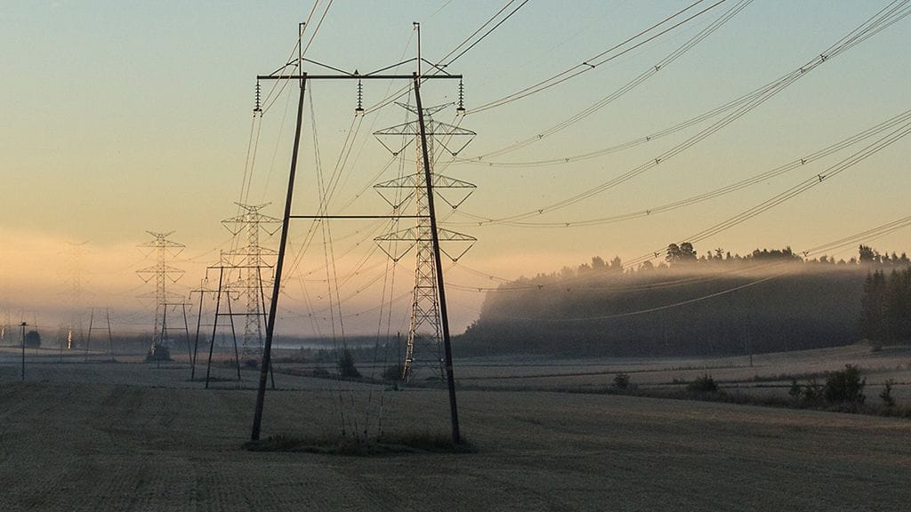Kuvituskuva voimalinjapylväästä. Kuva ei liity uutiseen.
