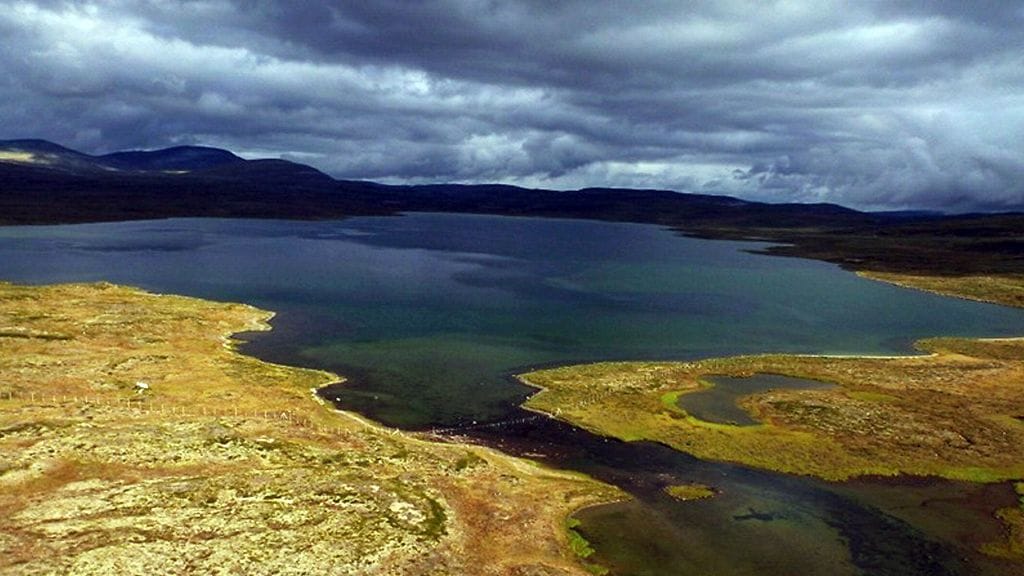 Tutkijat ovat löytäneet Enontekiöllä sijaitsevasta Somasjärvestä elävän fossiilin.