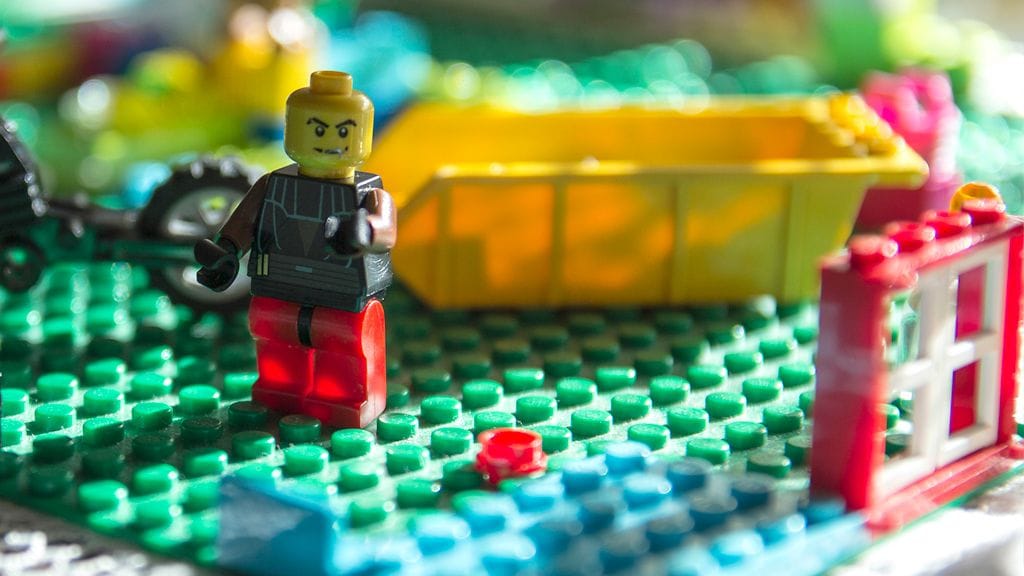 Suomalaisen lastenlääkärin mielestä jäähypenkki on huono kasvatuskeino.