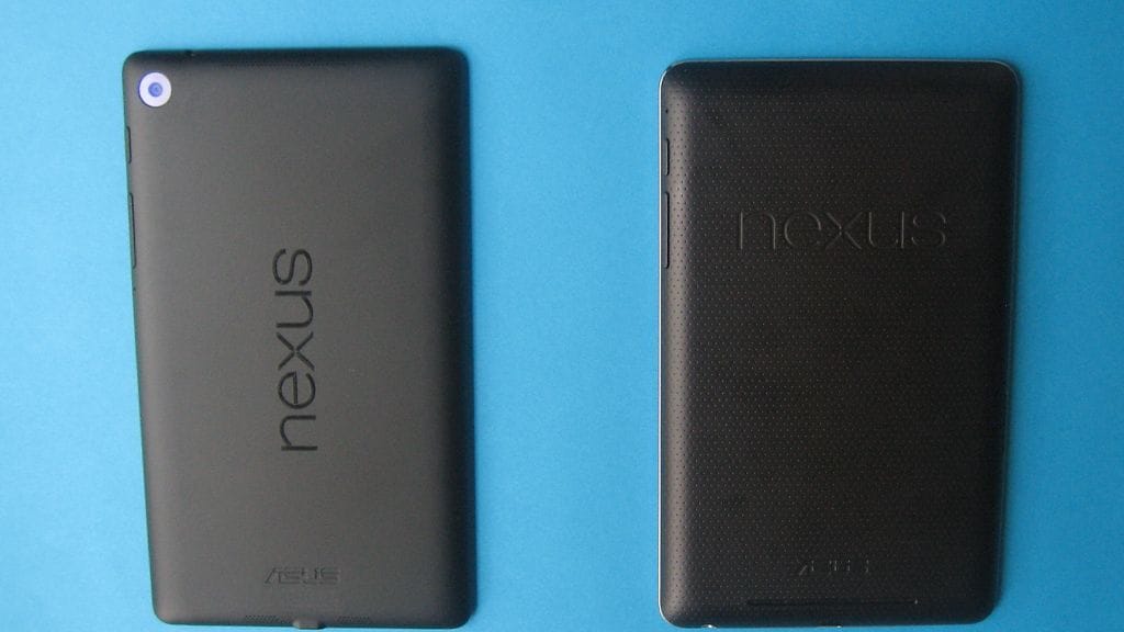 Asuksen uusi Nexus 7 (vasemmalla) ja vanha Nexus 7 (oikealla).
