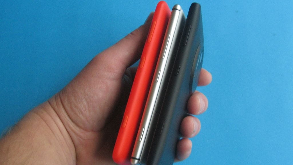 (vasemmalta lähtien) Lumia 625, 925 ja 1020 -kännykkämallit.