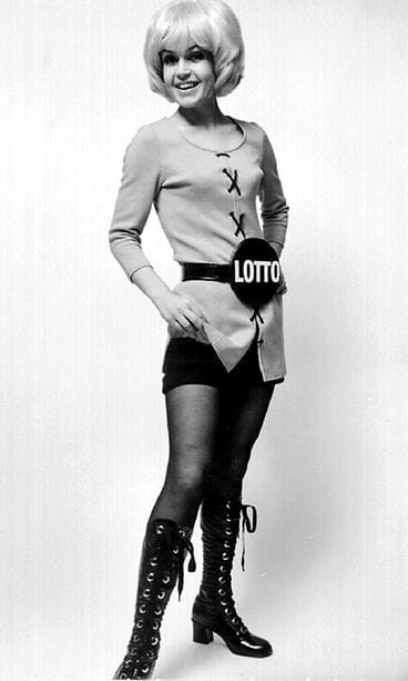 Lotto-tyttö Hilkka Kotamäki 8. 3. 1971. LEHTIKUVA/ Teppo Lipasti (VS)